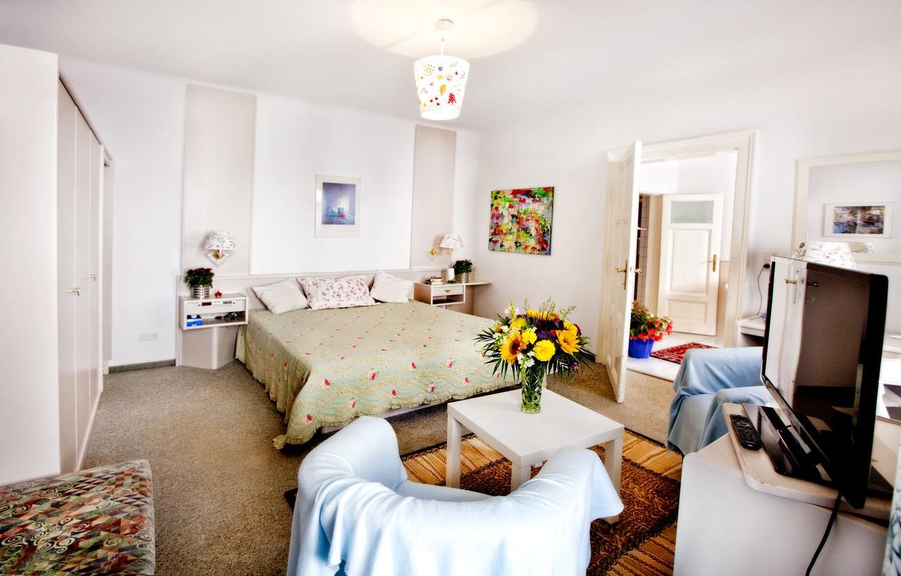 Pension Margit บาเดน ภายนอก รูปภาพ